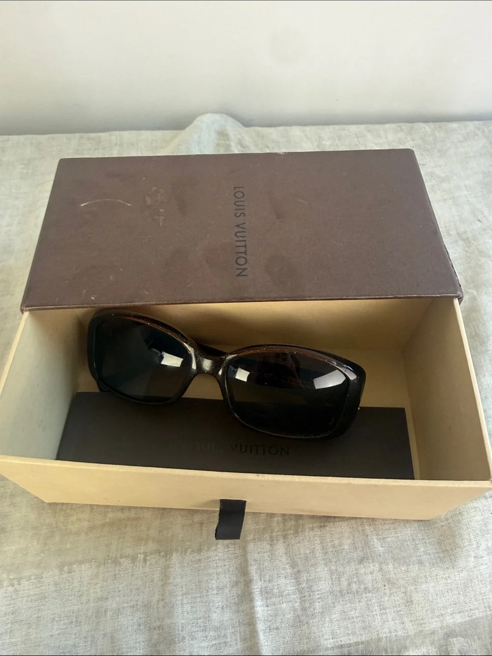 LOUIS VUITTON GOLD GLITTER BROWN IN BOX SUNGLASSES